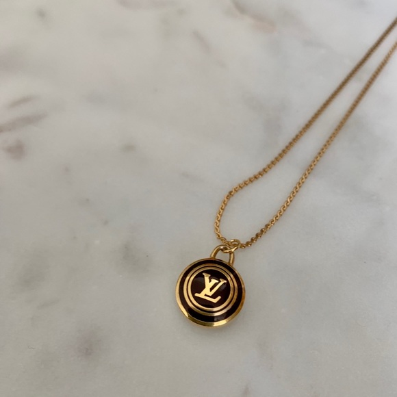 🌟Authentic Louis Vuitton Necklace🌟 - Picture 4 of 5